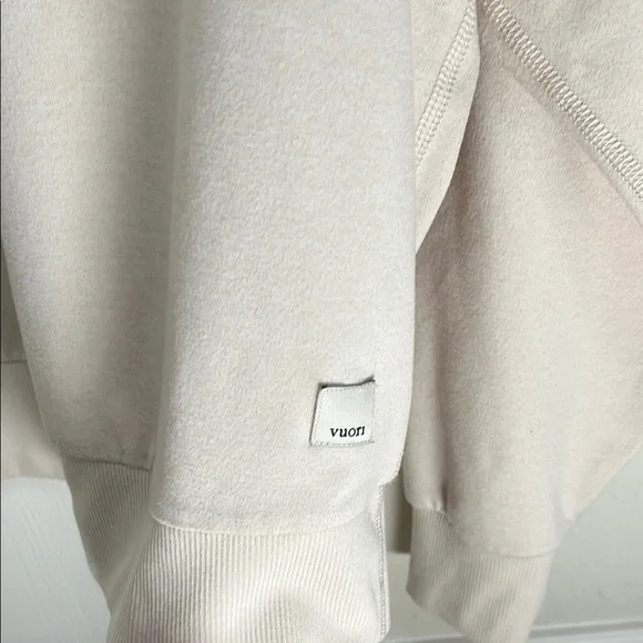 Vuori Long Sleeve Halo Crew in Cream - Picture 2 of 3